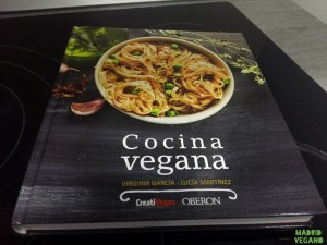 Portada del libro Cocina vegana de Oberon