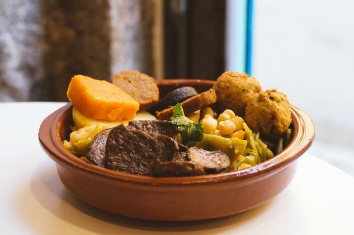 Cocido vegano en Madrid para chuparse los dedos