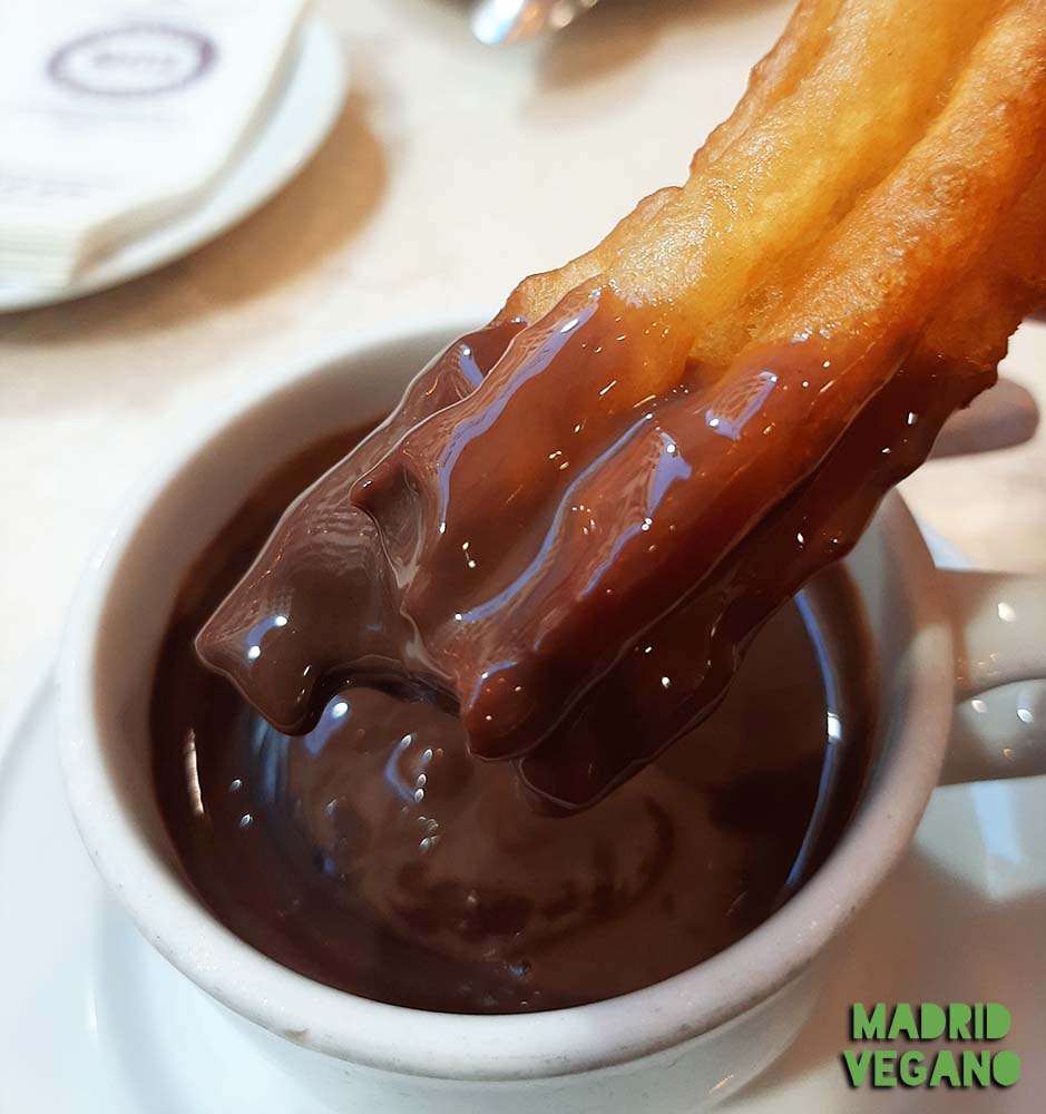 Churros y chocolate vegano